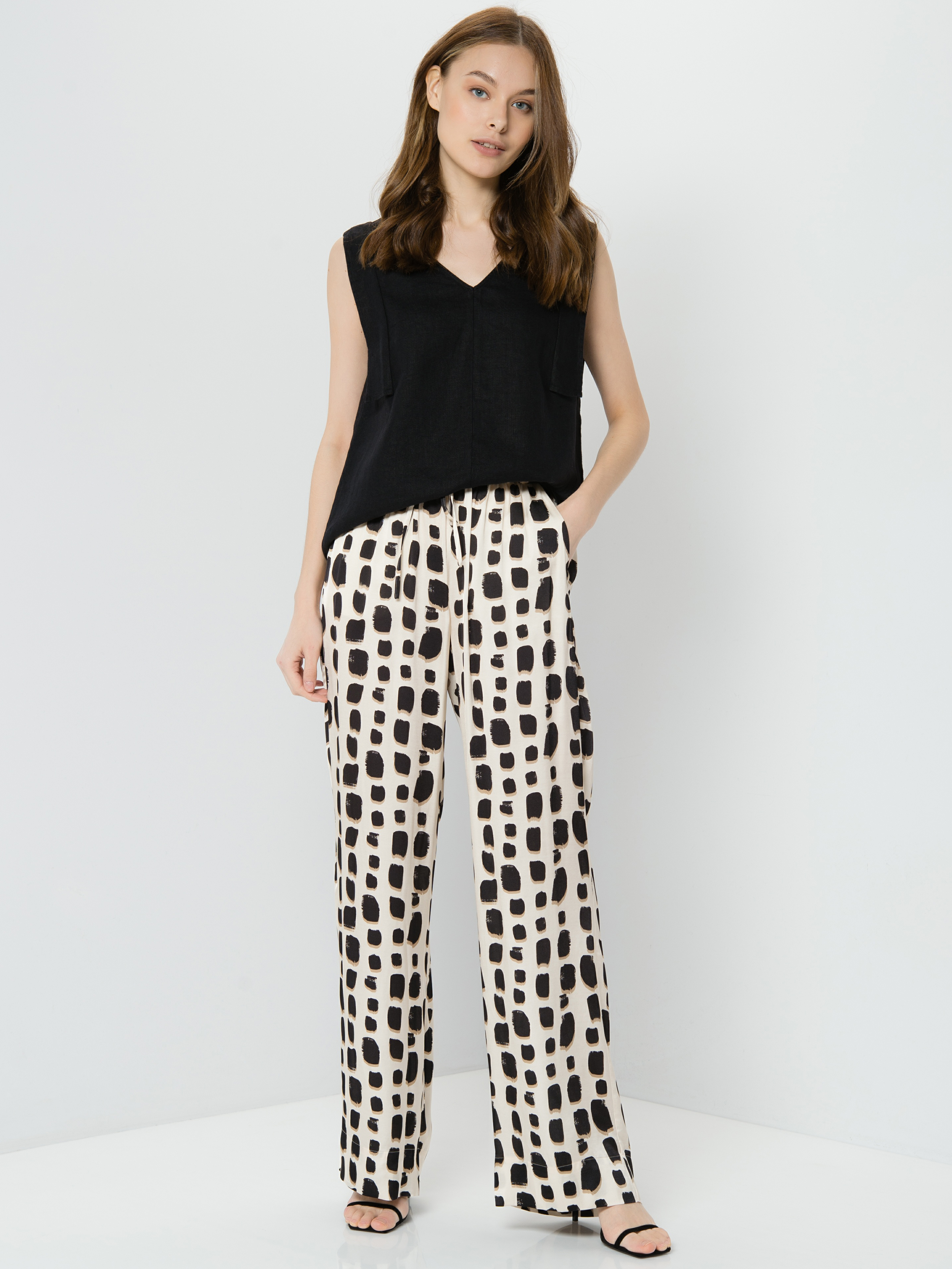 

Блуза женская TAIFUN by GERRY WEBER 160024-11256-1100 черная 42, 160024-11256-1100