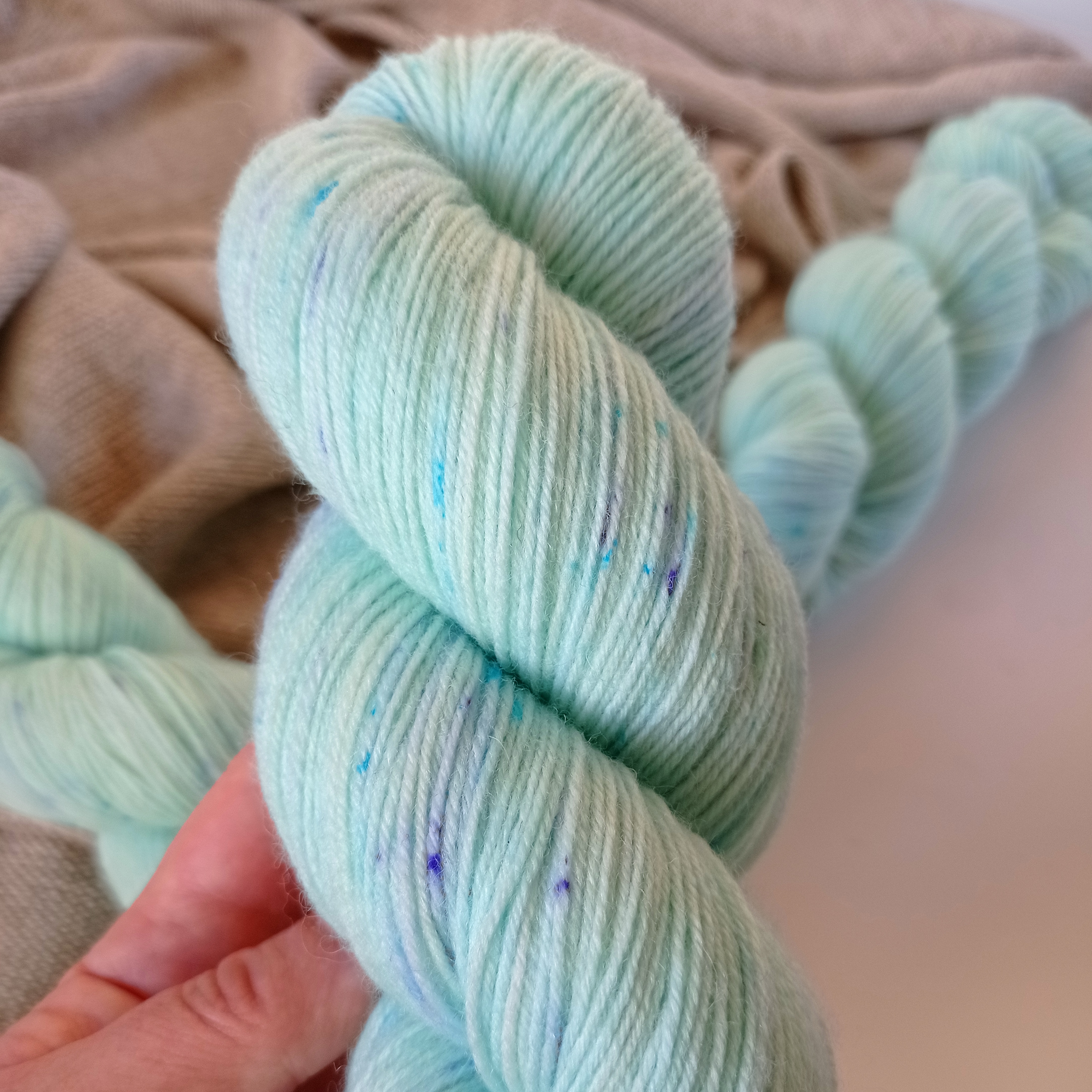 Носочная пряжа Wonder Yarn, 75% шерсть меринос 25% полиамид, 420м/100гр, мятная свежесть