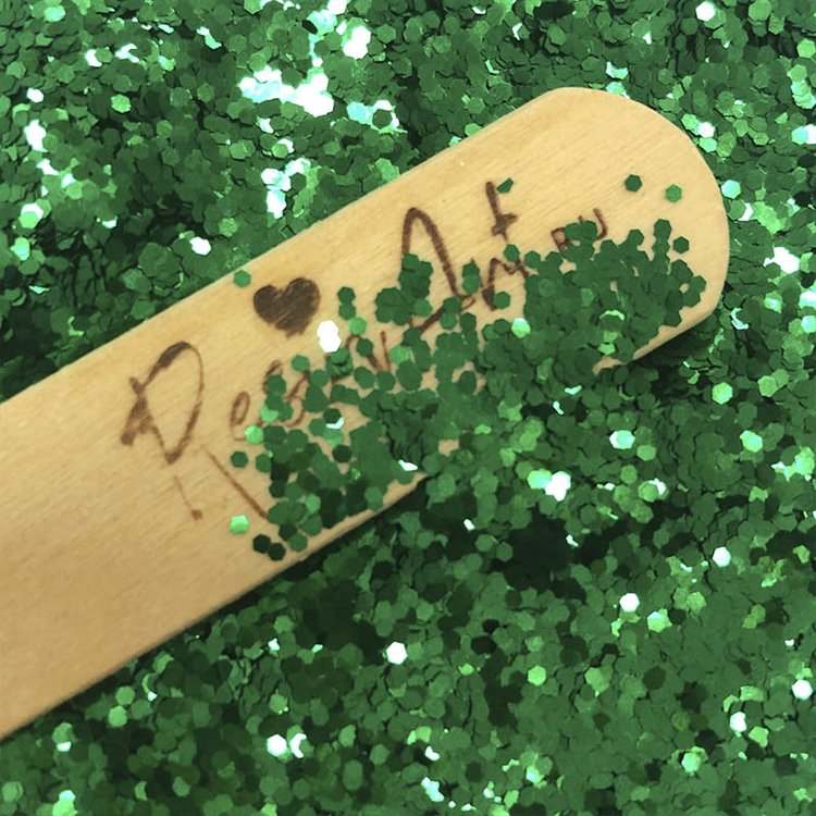 

Глиттер ResinArt изумрудный (крупный) RA-090920/12 (40 мл)