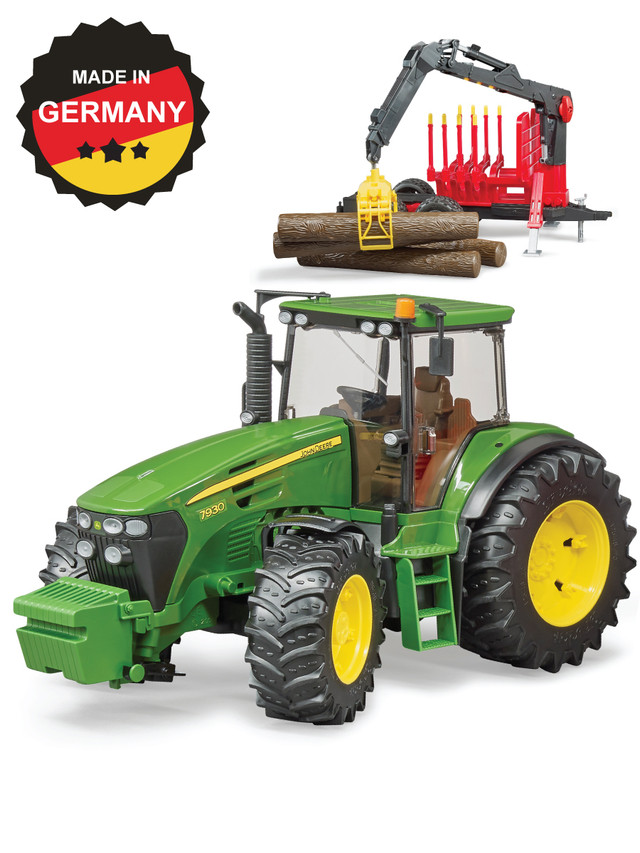 Трактор John Deere, c прицепом, манипулятором и 4 брёвнами