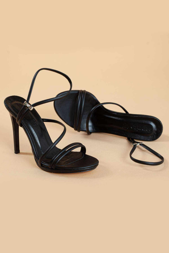 

Босоножки женские Lio Shoes LioS-7MB8G2LBDV черные 39 EU (доставка из-за рубежа), LioS-7MB8G2LBDV