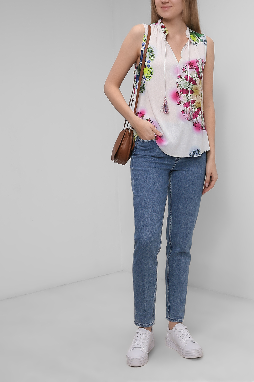 

Блуза женская Desigual 21SWBW78 белая L, 21SWBW78