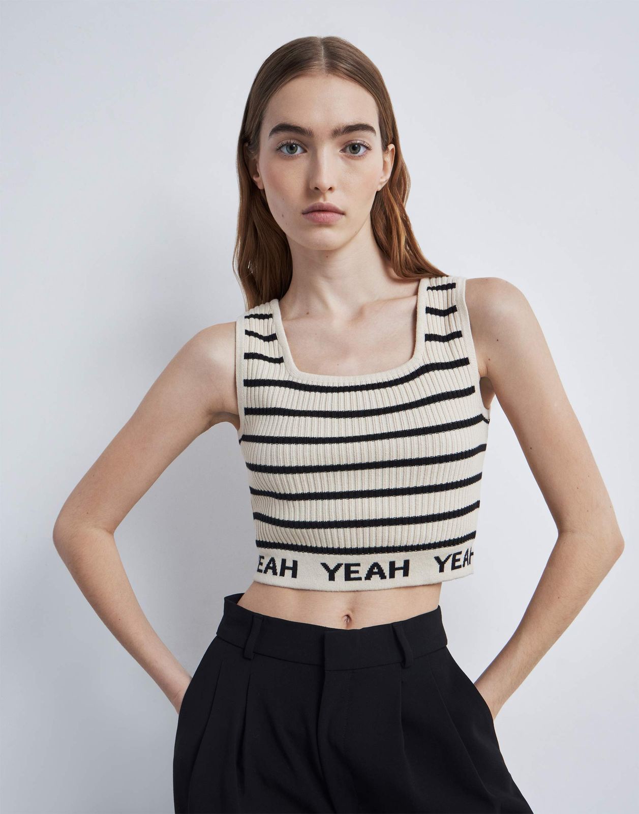 

Топ Gloria Jeans GTN003763 молочный/черный M/170 женский, Бежевый, GTN003763