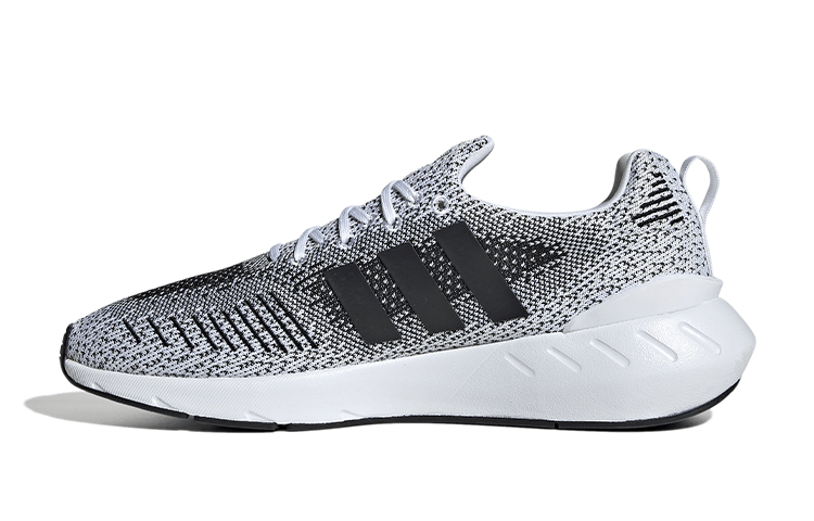 

Кроссовки унисекс Adidas Swift run 22 черные 43 EU, Черный, Swift run 22