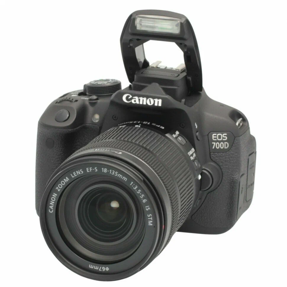 Kit 18 135mm is. Canon EOS 700d.