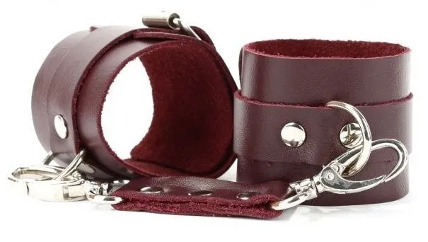 Оковы на ноги BDSM Арсенал Shackles Of The Maroon бордовые