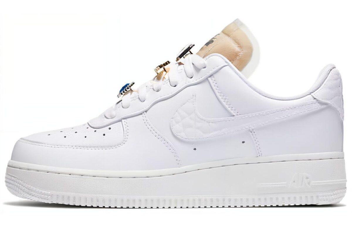 

Кеды унисекс Nike Air Force 1 07 LX белые 42 EU, Белый, Air Force 1 07 LX