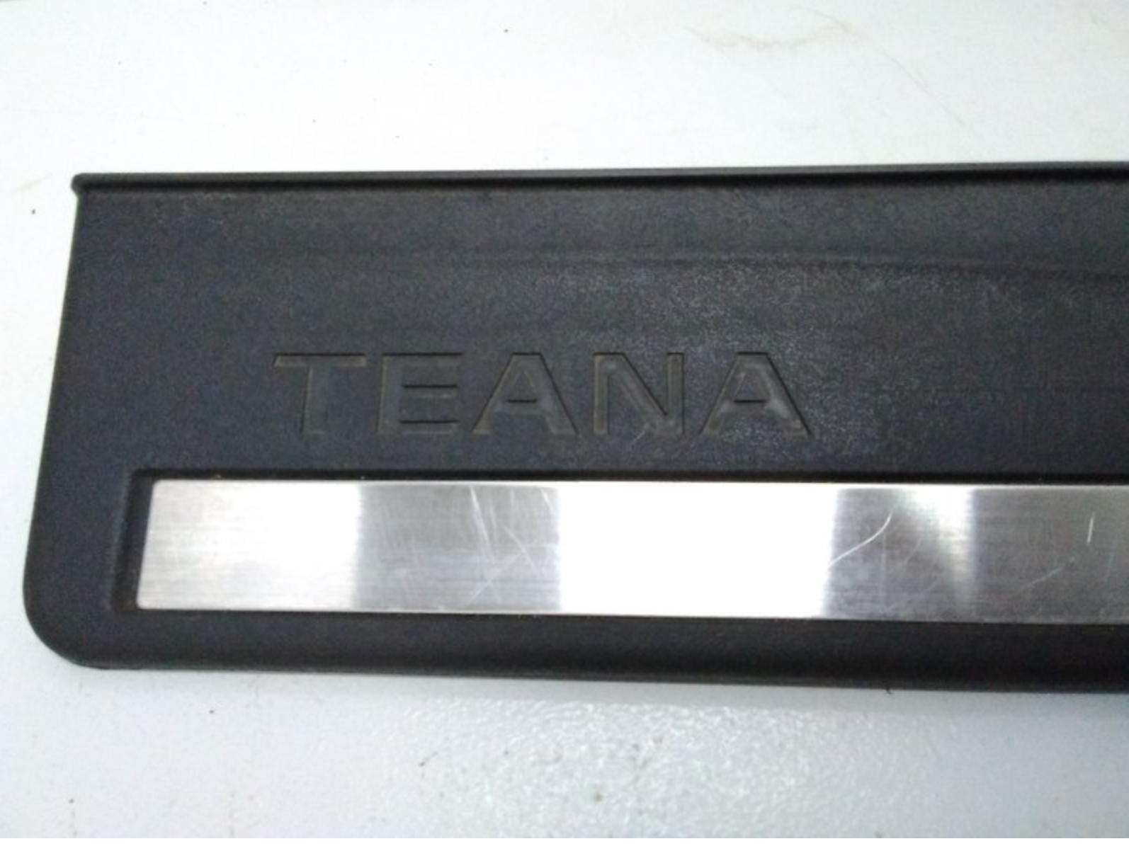 

Накладка NISSAN арт. 82813JN20B