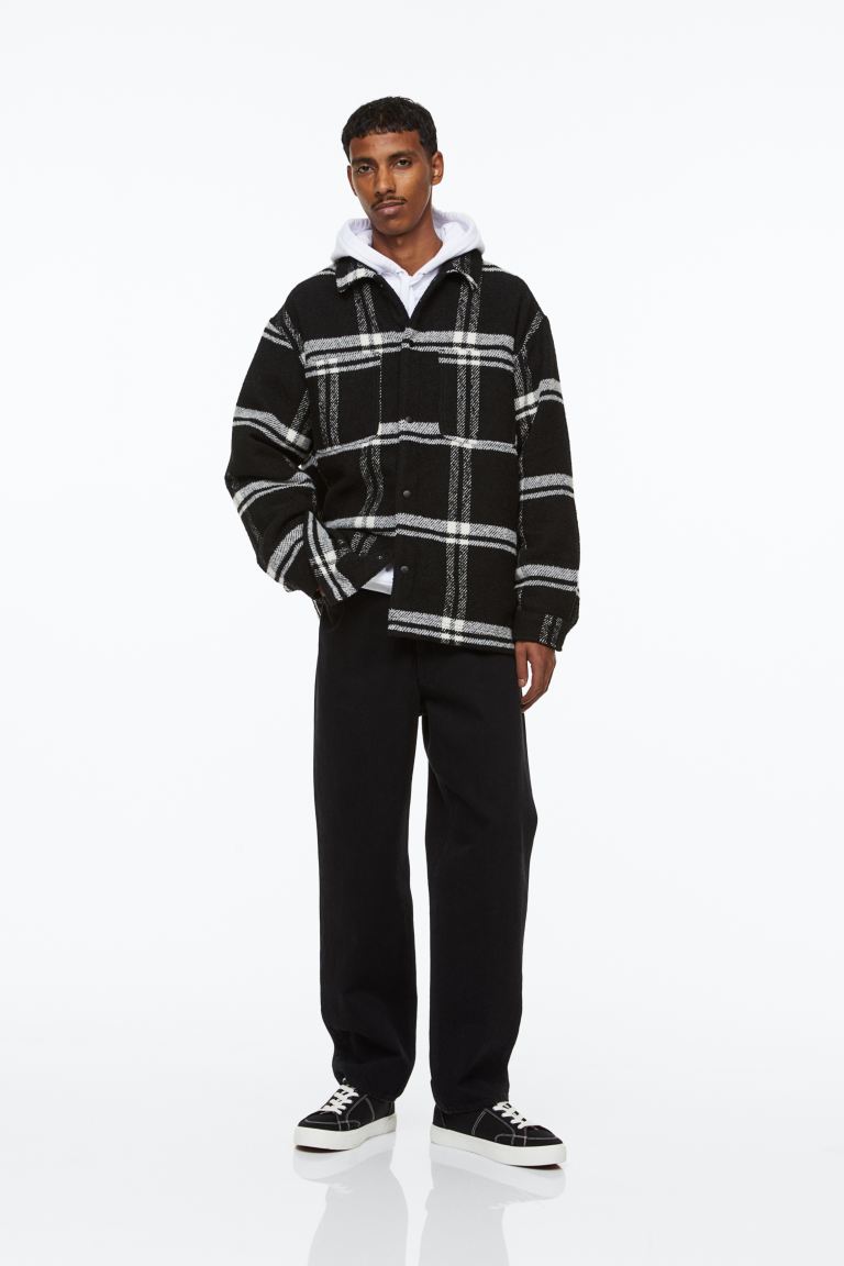 

Рубашка мужская H&M 1123179001 черная S (доставка из-за рубежа), Черный, 1123179001