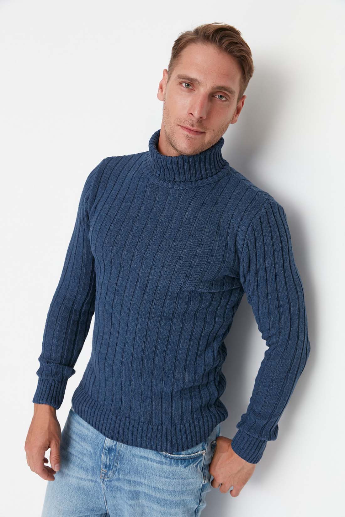 

Свитер мужской Trendyol TMNAW21KZ0392 синий XL, trendyol TMNAW21KZ0392