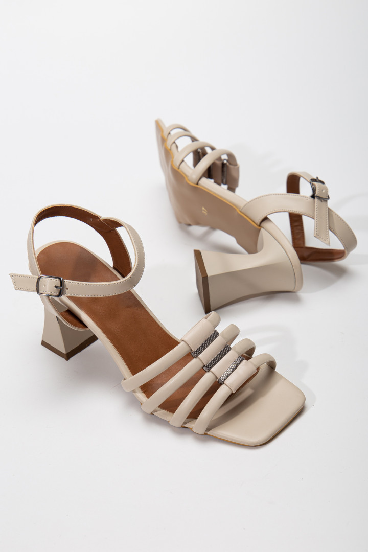 

Босоножки женские Lio Shoes LioS-ULAXWNSNC5 бежевые 39 EU (доставка из-за рубежа), LioS-ULAXWNSNC5