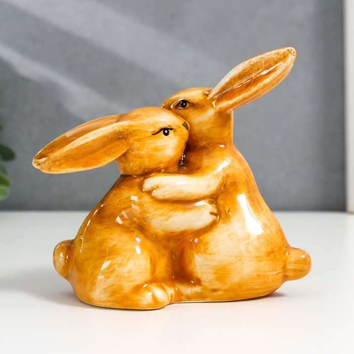 

Сувенир керамика "Вальс зайчат" 11,6х6х10,9 см
