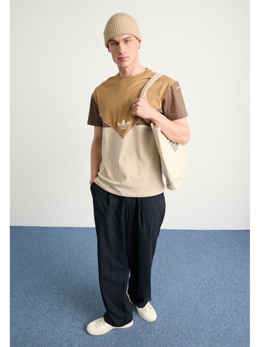 

Футболка мужская Adidas Originals AD122O0XJ бежевая M, Бежевый, AD122O0XJ