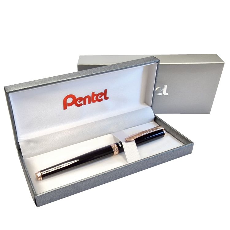 

Ручка роллер Pentel гелевая синяя0,7 в подарочном футляре d 0.4 мм K611APG-LR7CEBSET, K611APG-LR7CEBSET