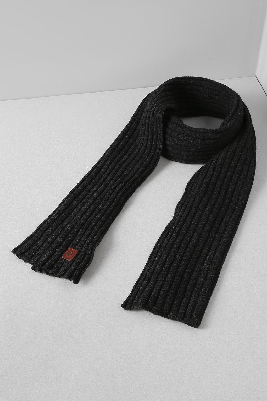 

Шарф мужской Pierre Cardin 2863, темно-серый, 2863