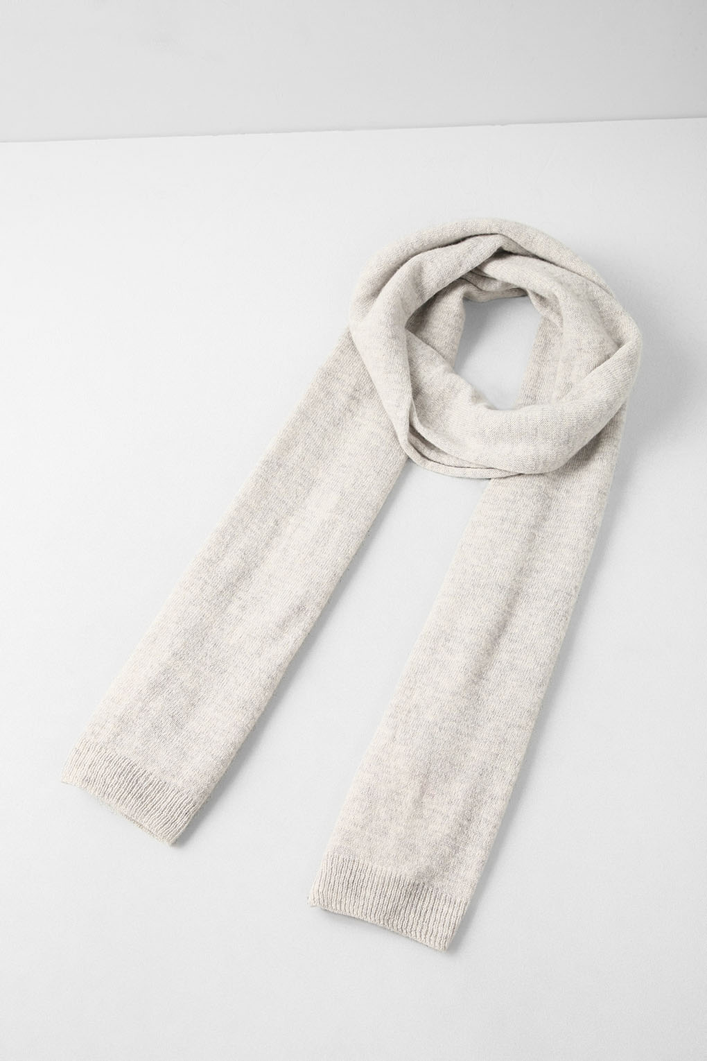 

Шарф женский A + MORE 2011 NOBELSCARF, серый, 2011 NOBELSCARF