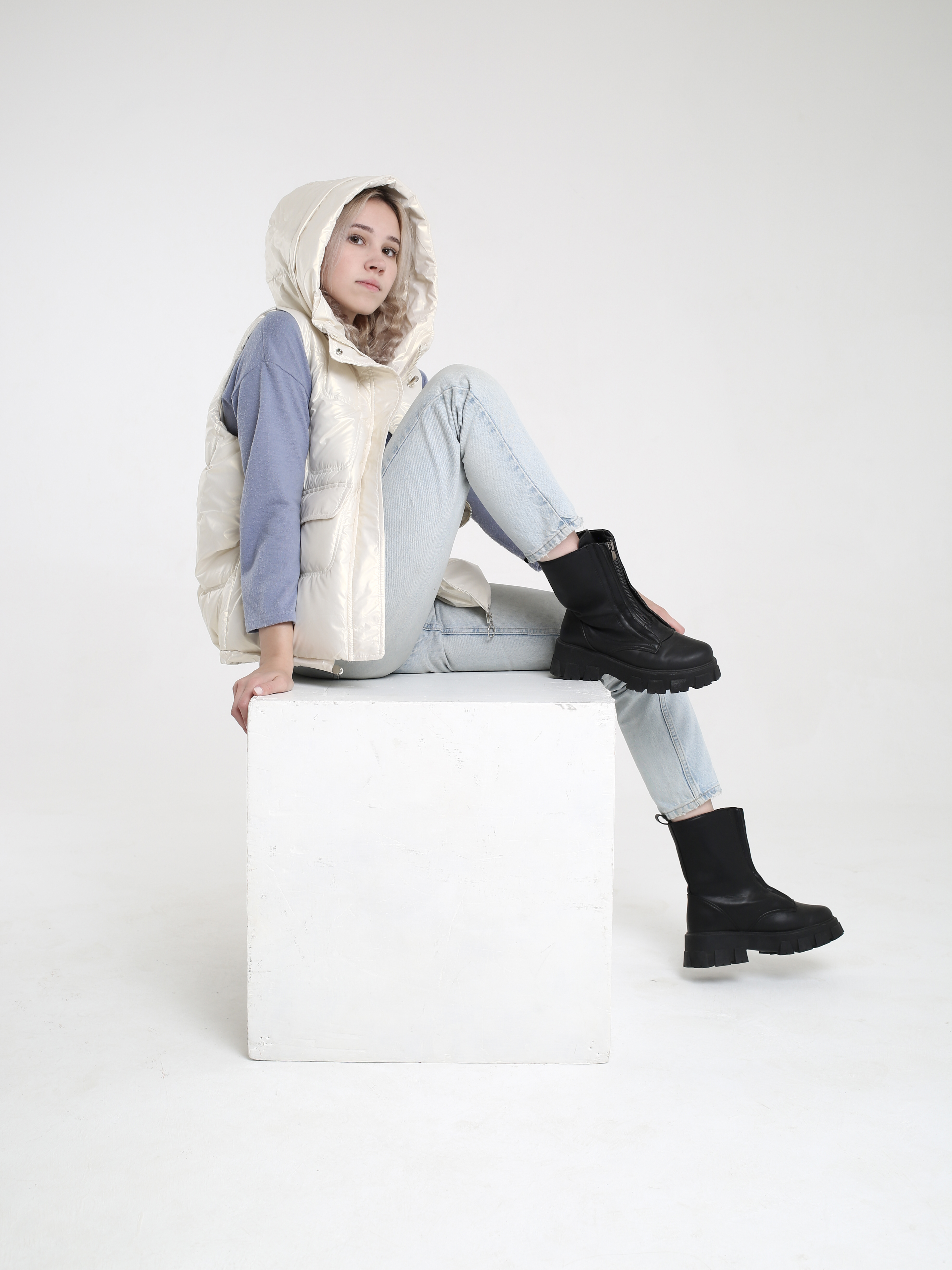 

Утепленный жилет женский BEAUTY SHEEK 1 белый XXL, 1