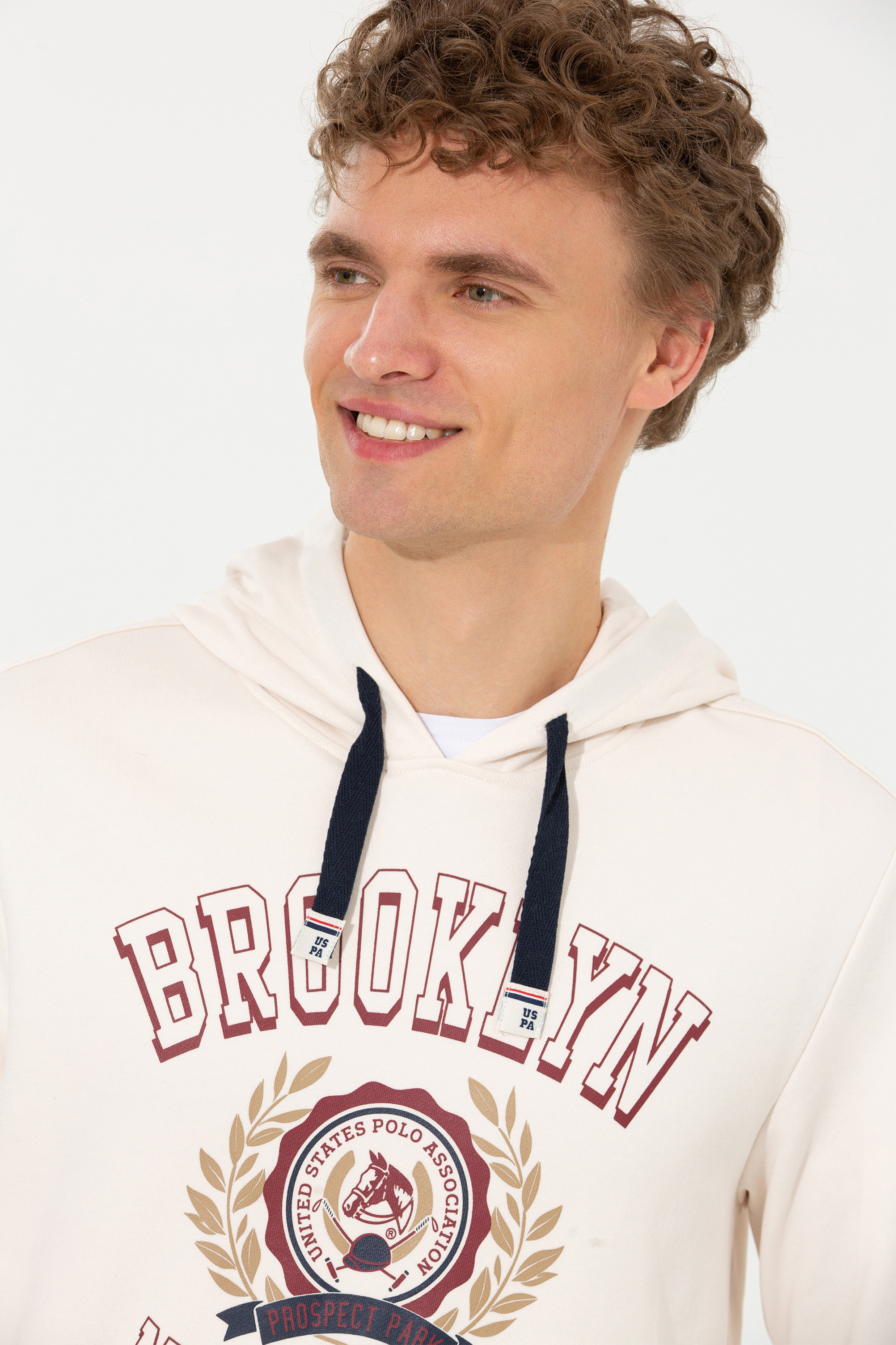 

Худи мужское U.S. POLO Assn. G081GL0820GRAN бежевое L, Бежевый, G081GL0820GRAN