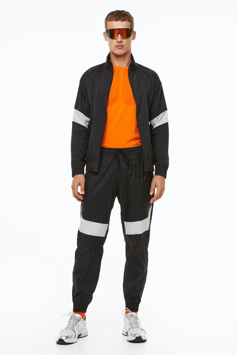 

Спортивные брюки мужские H&M 1119353001 черные 3XL (доставка из-за рубежа), Черный, 1119353001