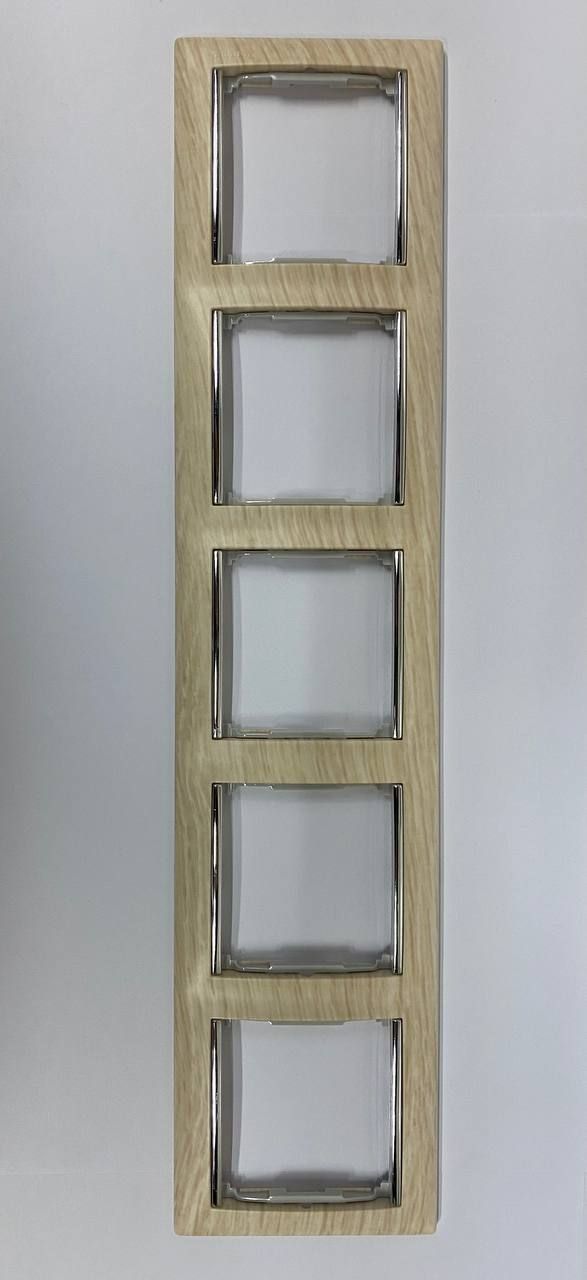 

Legrand Valena Рамка 5 постов горизонтальная светлое дерево/серебро 770385, Бежевый, Рамка 5 постов горизонтальная