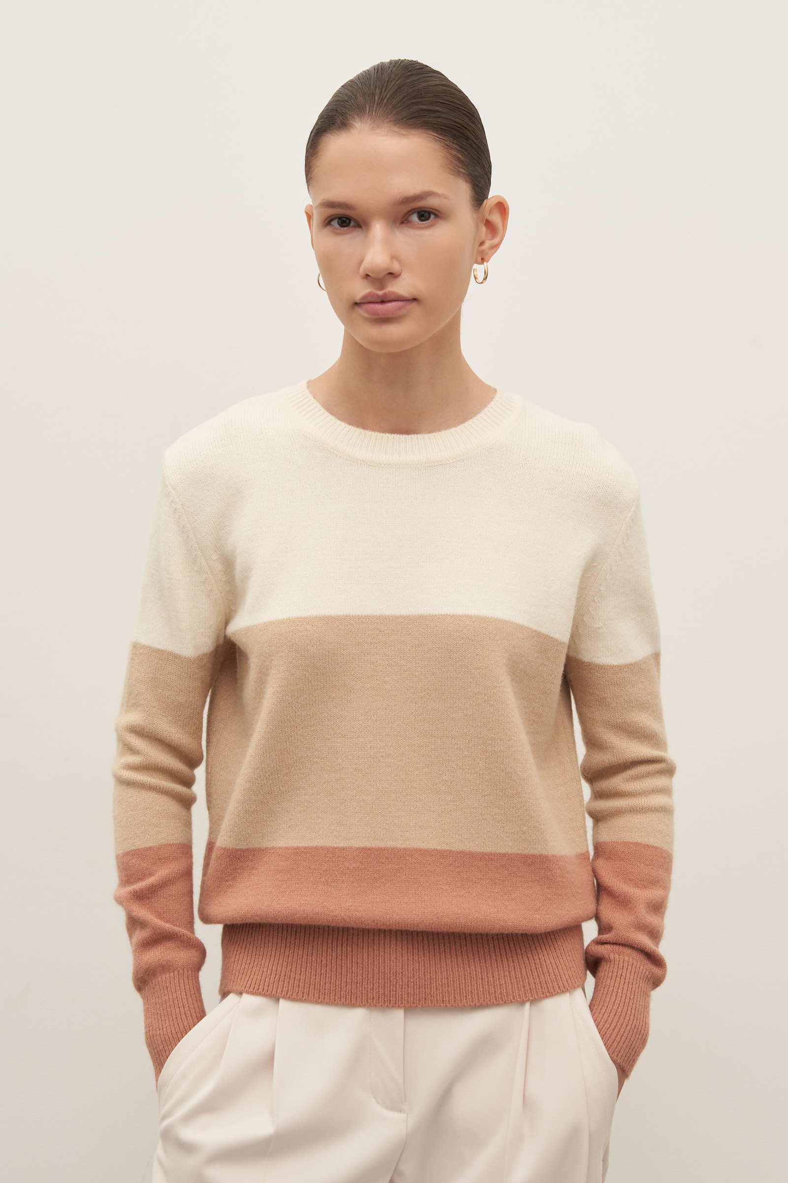 

Джемпер женский Finn Flare FAC11116 бежевый S, FAC11116