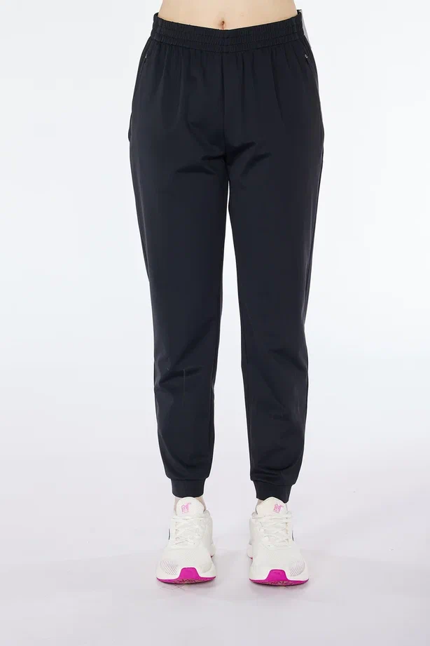 Спортивные брюки женские Anta 862335303-1 черные XL