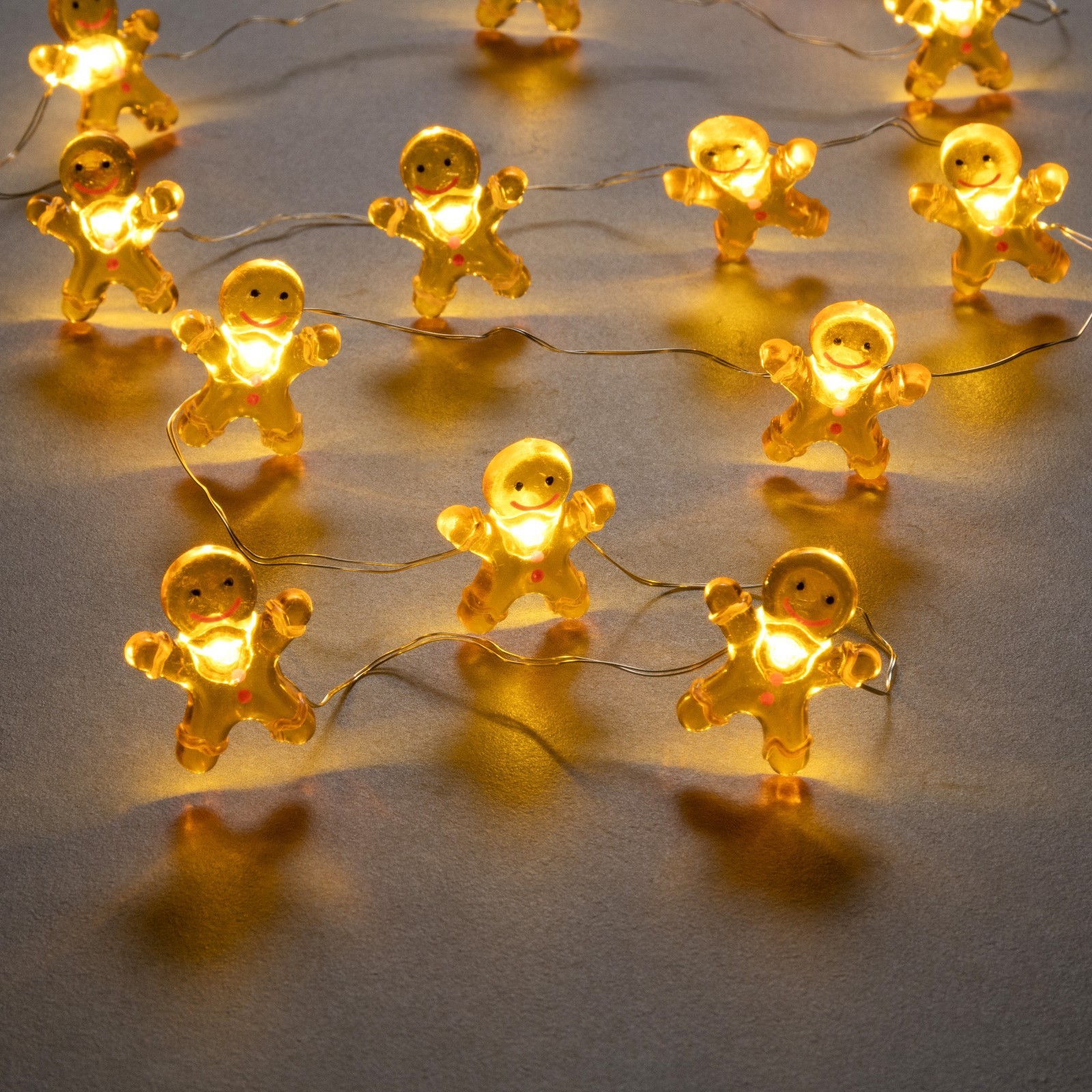 

Светодиодная нить Luazon Lighting Пряничный человечек 2 м белый теплый, Пряничный человечек