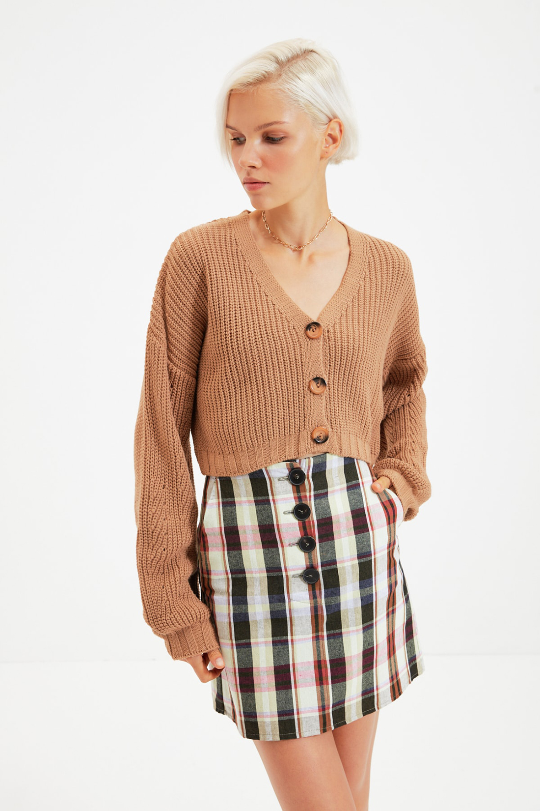 

Кардиган женский Trendyol TWOAW22HI0313 бежевый M, TWOAW22HI0313