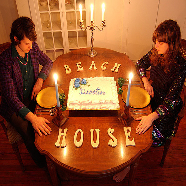 

Beach House: Devotion (Limited Edition) (Colored Vinyl) (2LP + CD), 3 (2 LP + 1 CD)