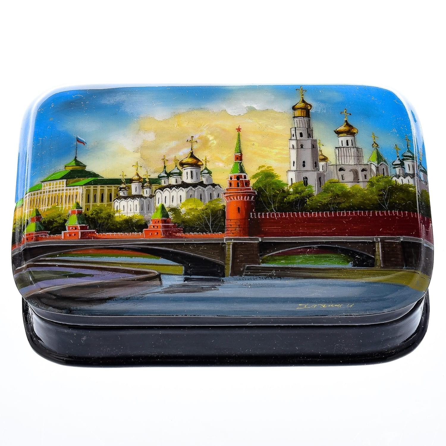 

Лаковая миниатюра шкатулка "Набережная Кремля"