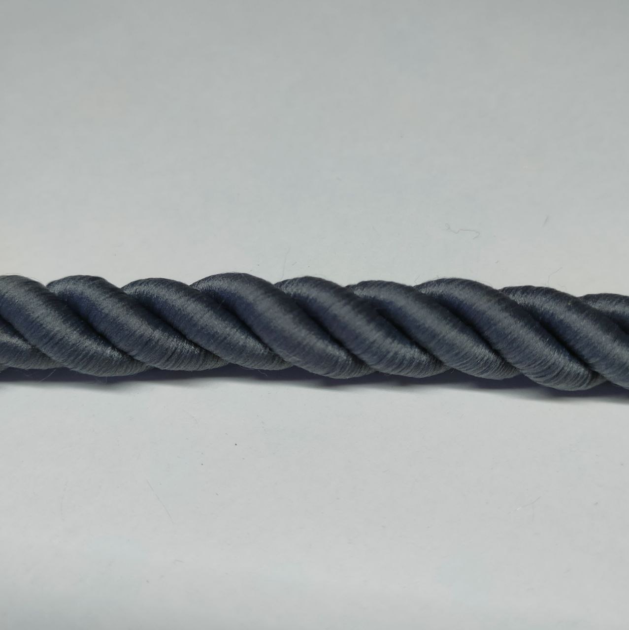 

Шнур декоративный idealtex Ш 18 6 6 длина 18 м диаметр 12 мм, Серый, 6.6