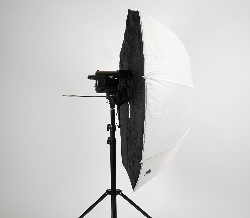 

Фотозонт FST UTB-90, 90 см, просветной, с черным задником