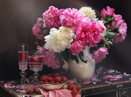 фото Алмазная живопись рыжий кот розовые цветы на столе