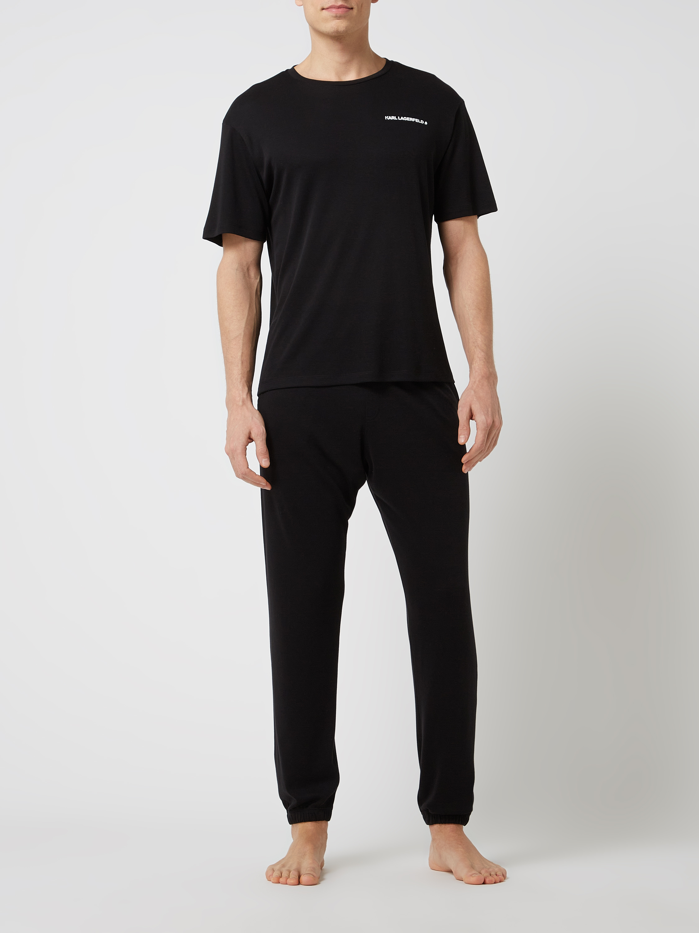 

Пижама мужская Karl Lagerfeld 1460053 черная XL доставка из-за рубежа, Черный, 1460053