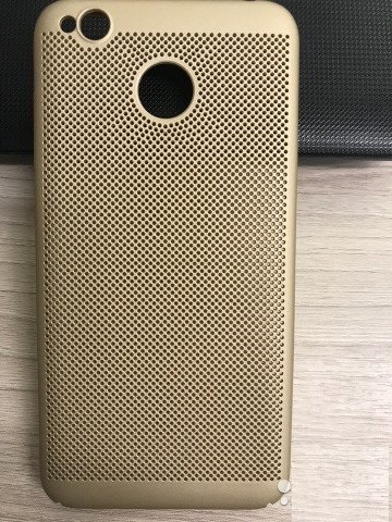 

Накладка пластик для Xiaomi Redmi 6 Gold (перфорированная), Золотистый