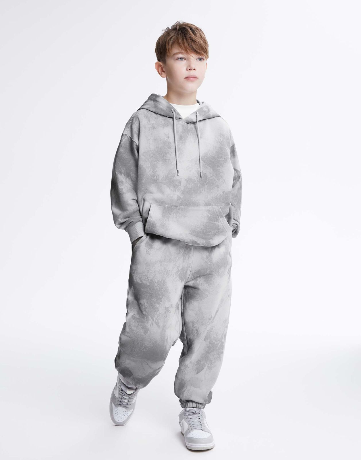 

Спортивные брюки для мальчика Gloria Jeans BAC013076 серый/светло-серый 12-14л/164, BAC013076