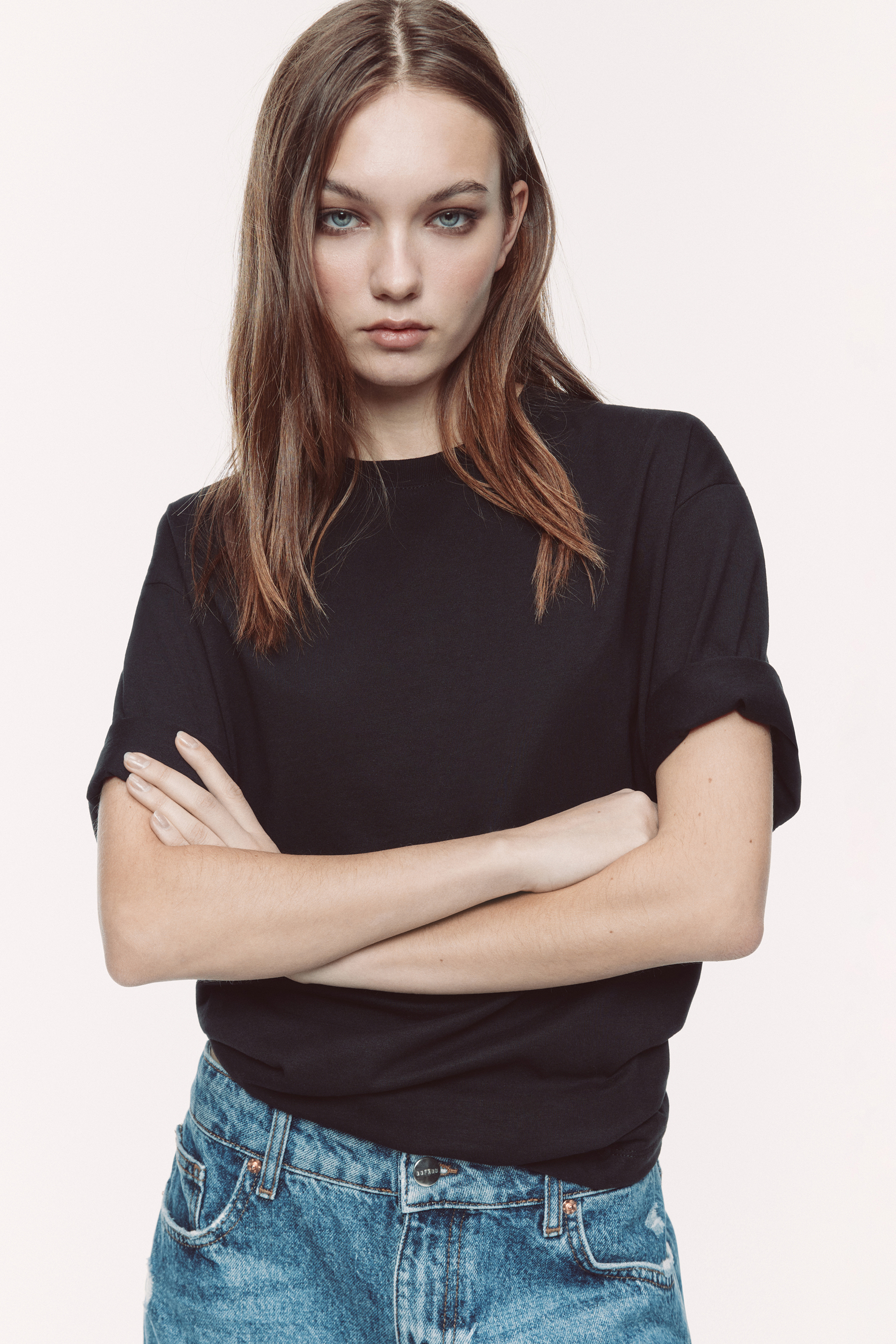 

Футболка женская Befree TBOY3-50 черная XS, Черный, TBOY3-50