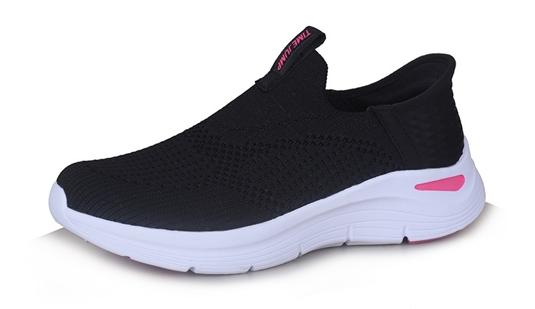 

Кроссовки женские TimeJump 224759 черные 39 RU, Черный, 224759