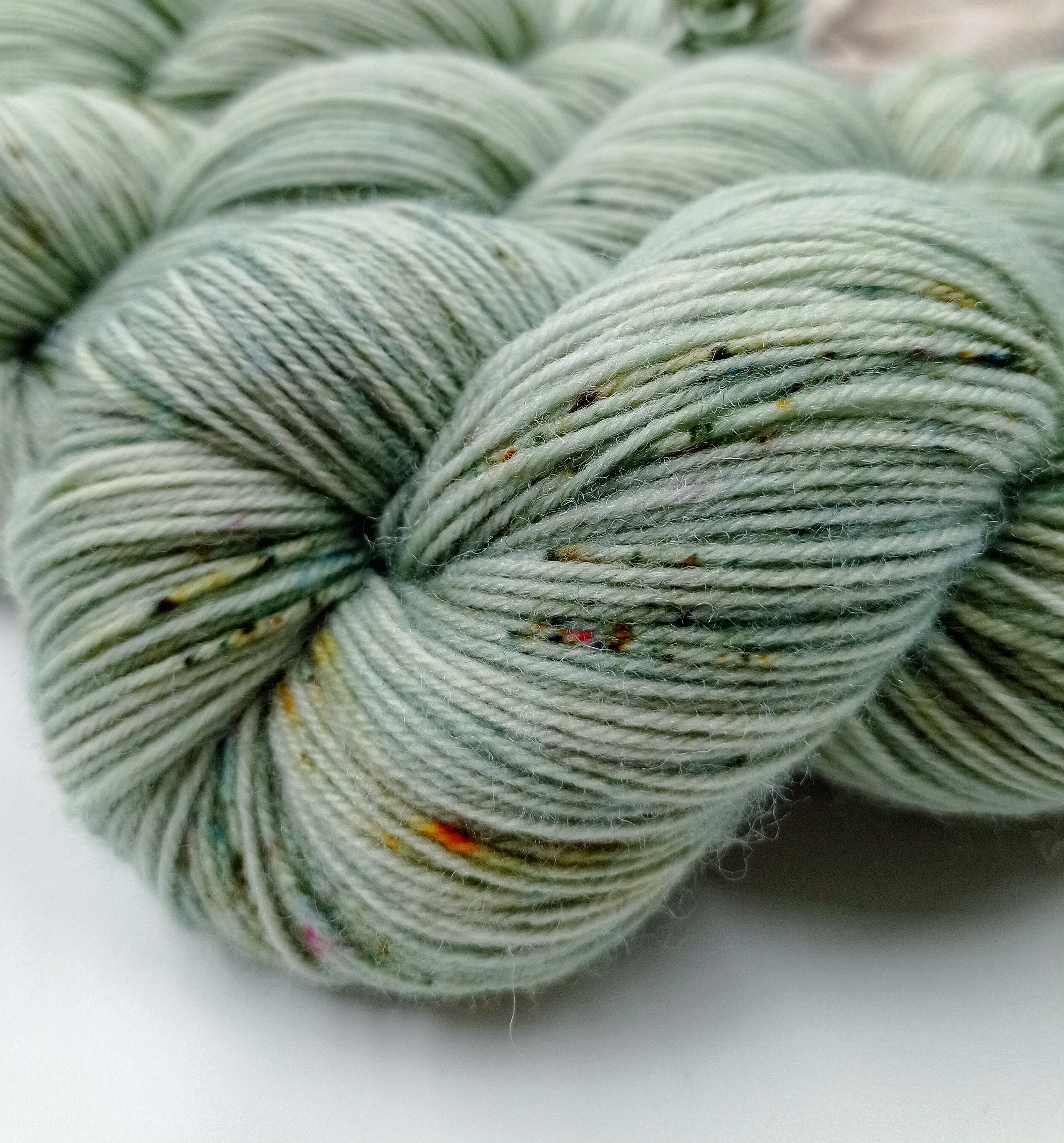 Носочная пряжа Wonder Yarn 75% шерсть меринос 25% полиамид, 420м/100гр, оливка