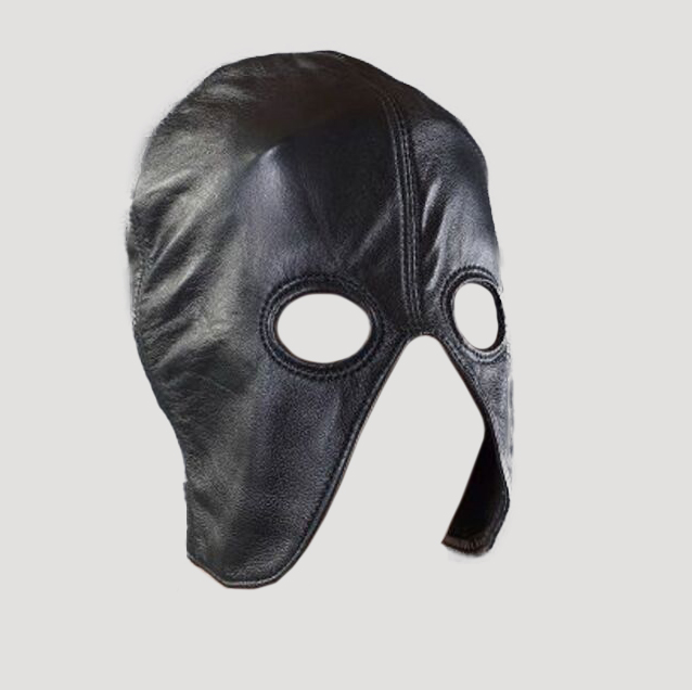 Чёрный кожаный полушлем с прорезями для глаз