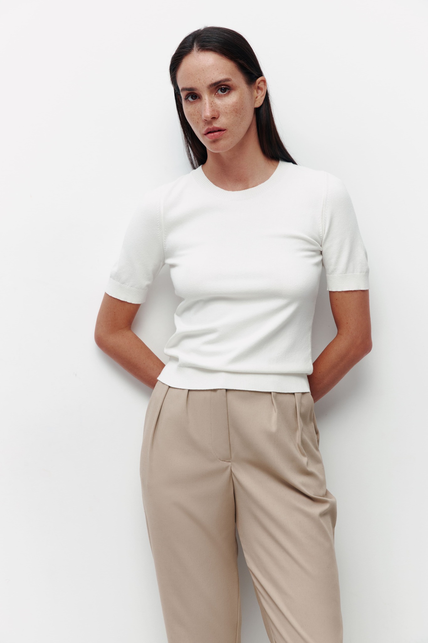 

Футболка женская Charmstore Б-096 белая XS, Б-096