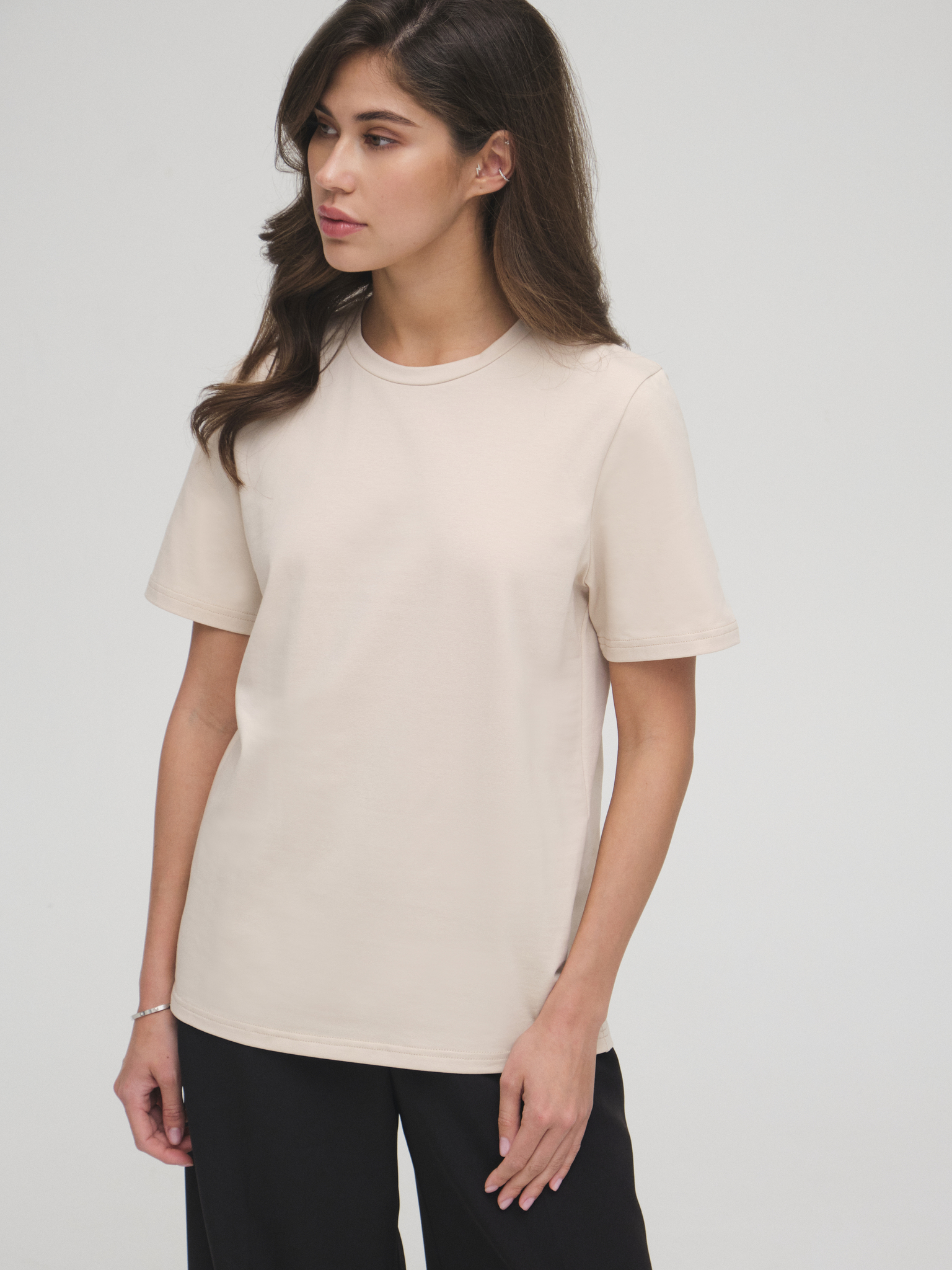 

Футболка женская Charmstore Б-130 бежевая XS, Б-130