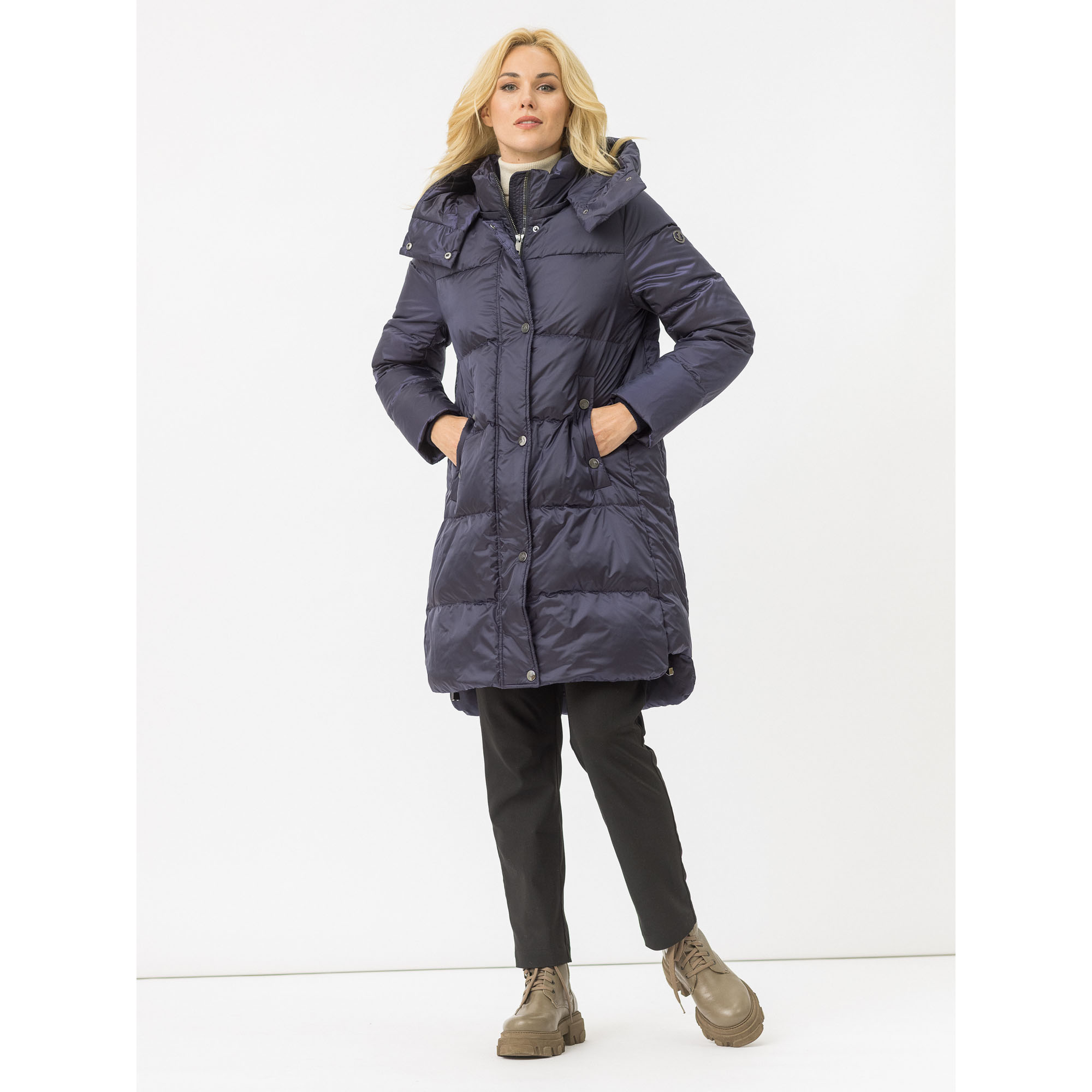 

Пуховик женский Avi A-15021-34 фиолетовый 40 EU, A-15021-34