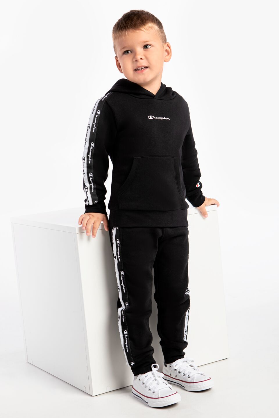 

Худи детское Champion 305799-KK001 цв. черный р. 122, 305799-KK001