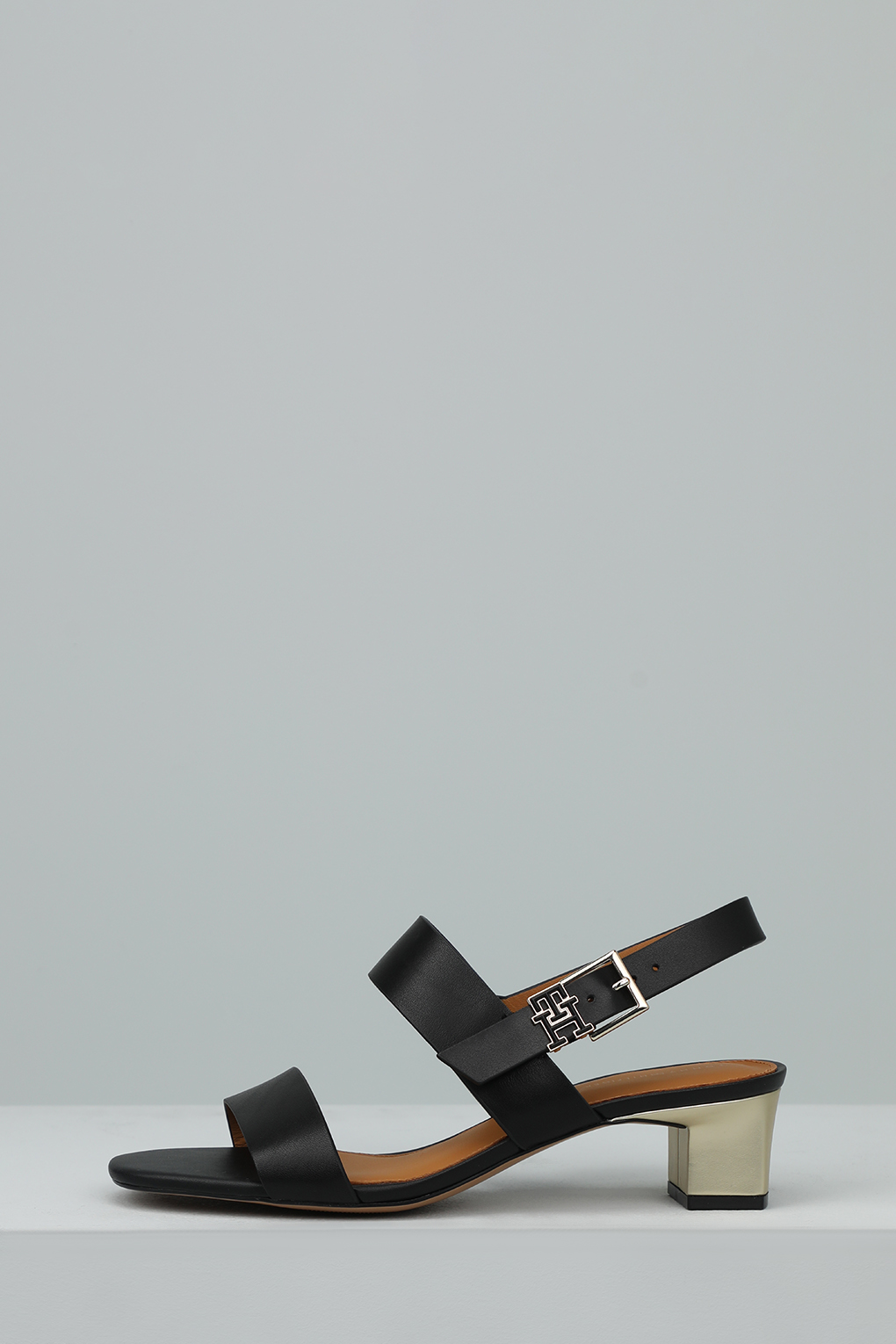 

Босоножки женские Tommy Hilfiger FW0FW08040 черные 37 RU, Черный, FW0FW08040