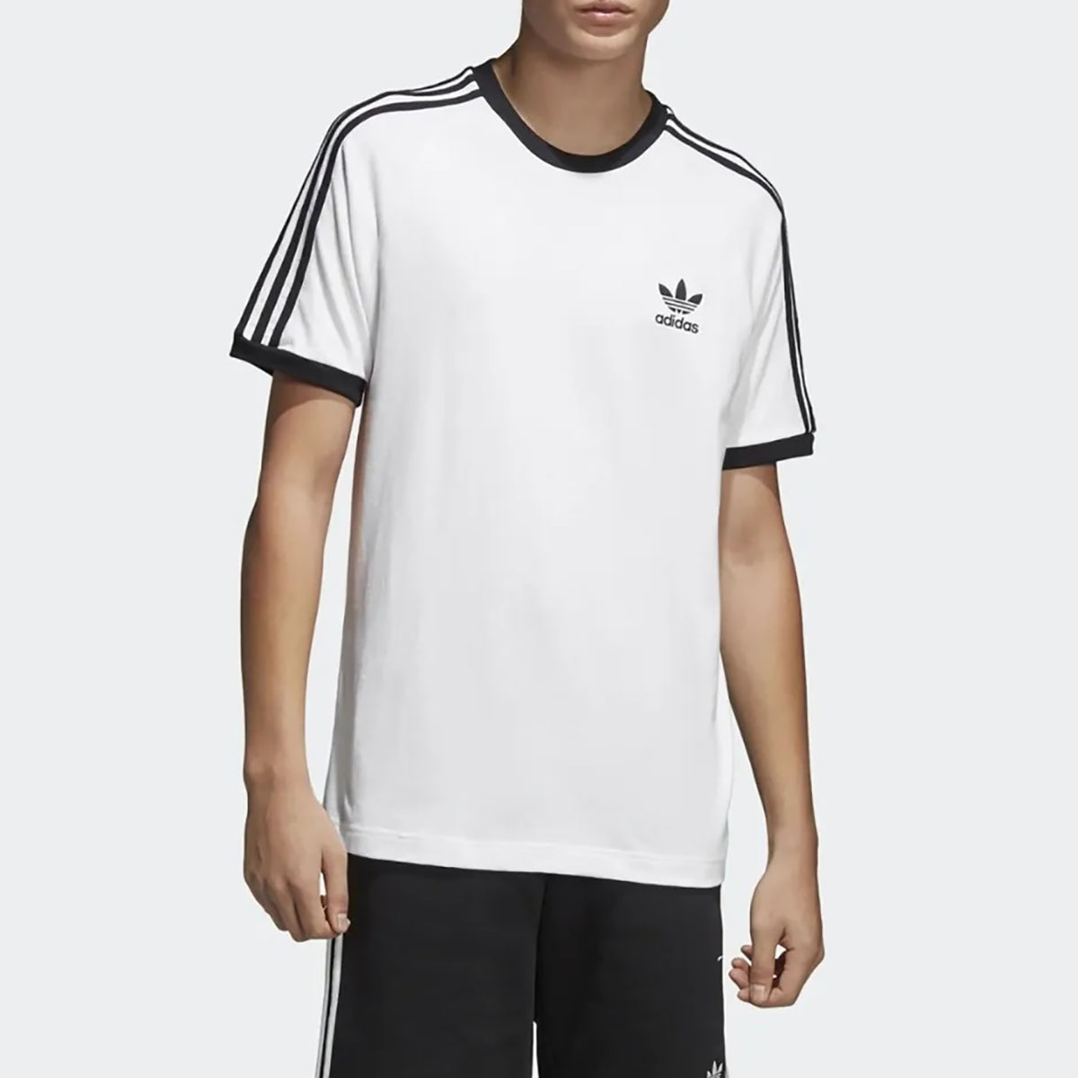 

Футболка детская Adidas HD5973 цв. белый р. 122, HD5973
