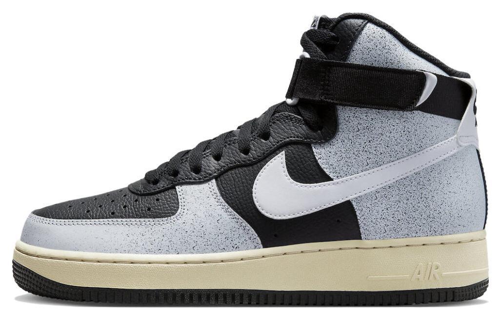 

Кеды унисекс Nike Air Force 1 Classics черные 42.5 EU, Черный, Air Force 1 Classics