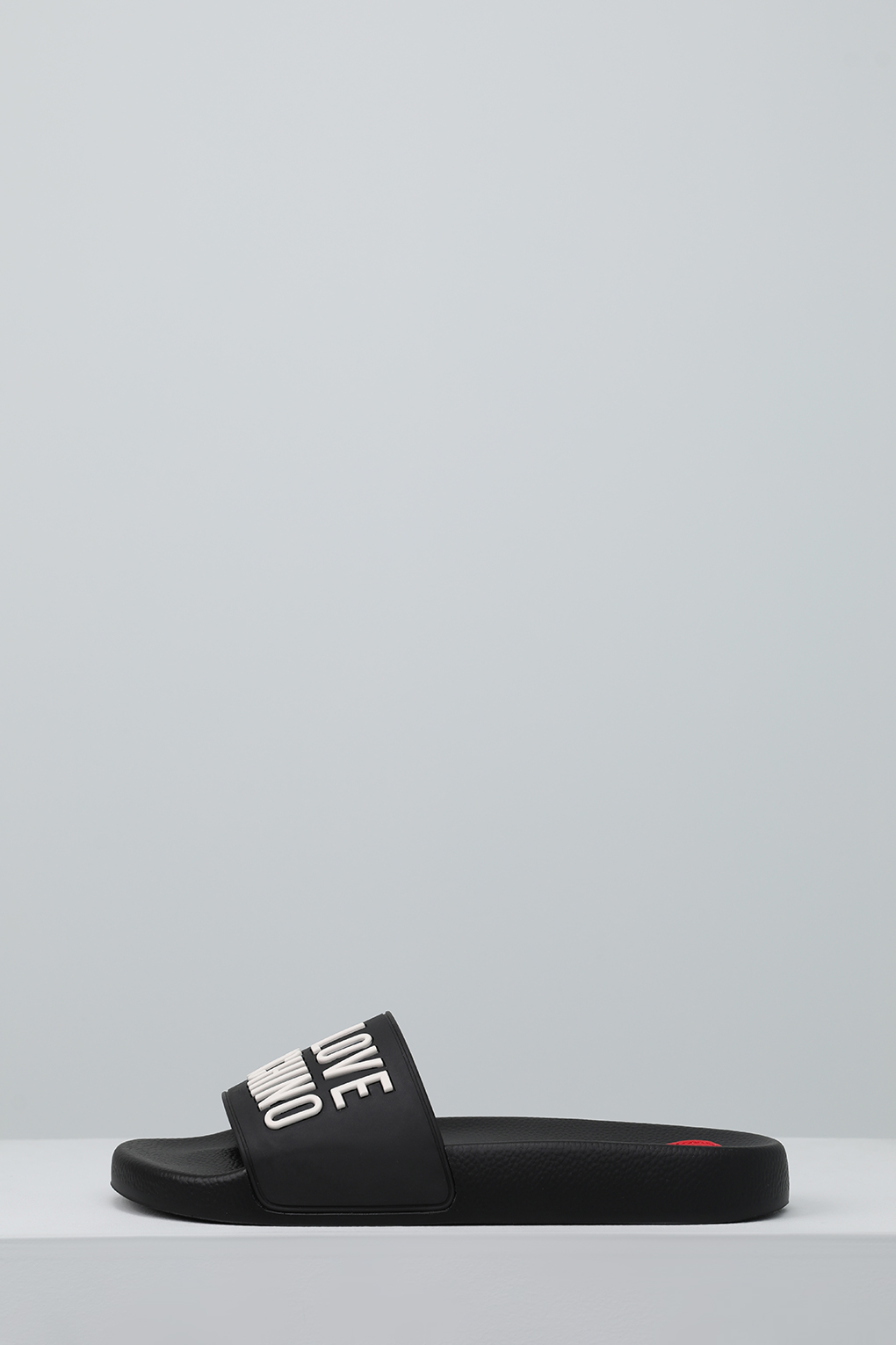 

Шлепанцы женские Love Moschino JA28052G0I черные 38 RU, Черный, JA28052G0I