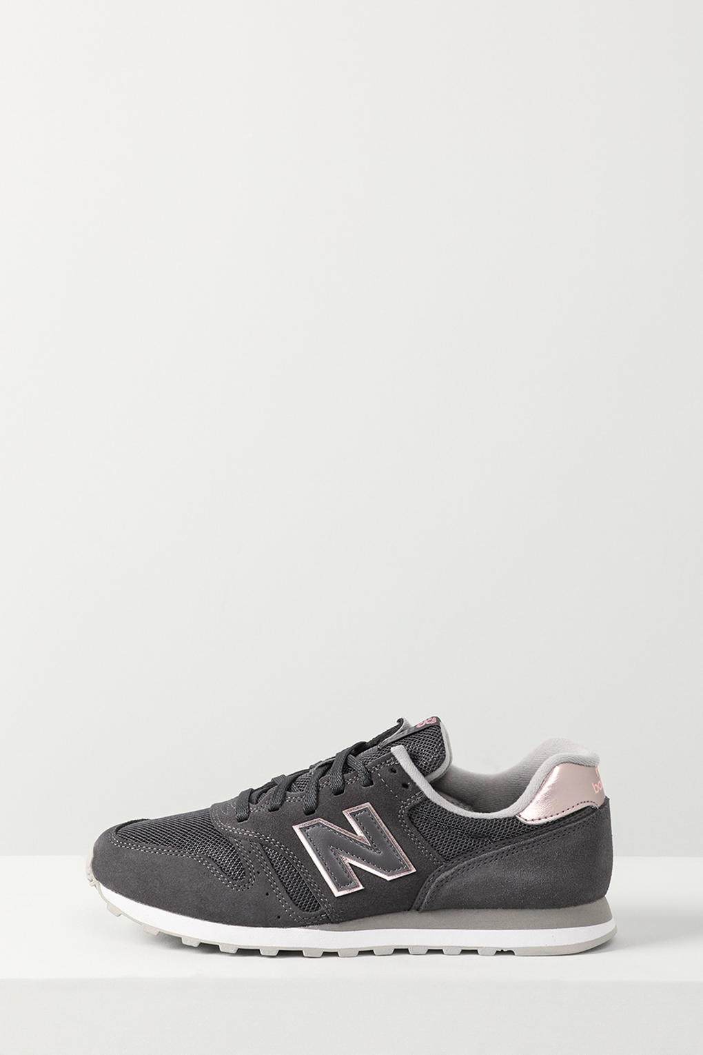 

Кроссовки женские New Balance WL373TF2-B серые 35.5 RU, Серый, WL373TF2-B