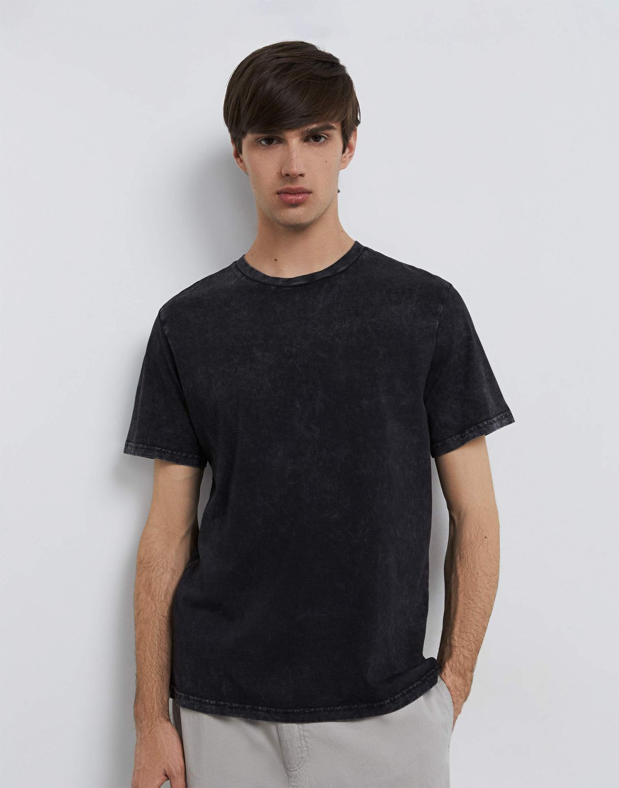 

Футболка мужская Gloria Jeans BKT015488 черный L/182, BKT015488